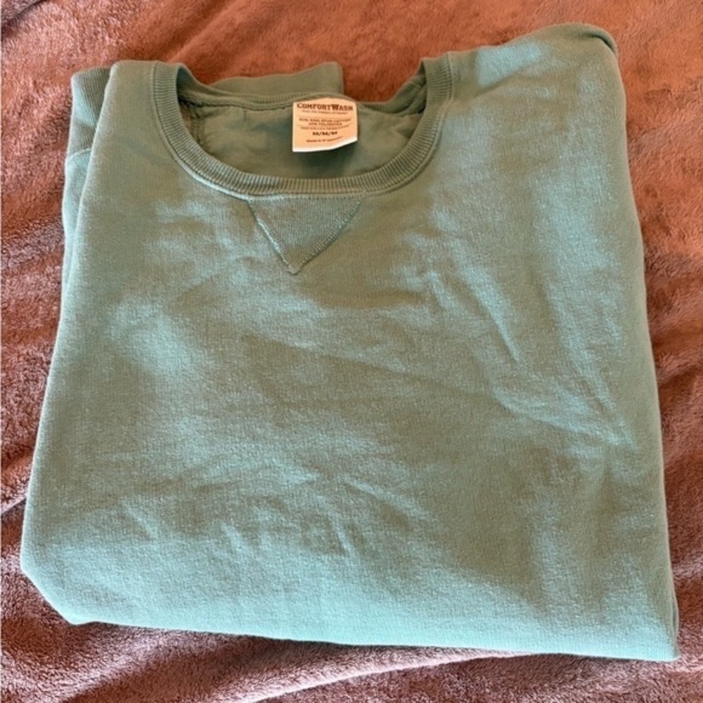 Comfortable Teal Crewneck Sweater